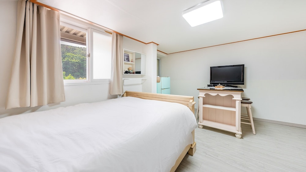 Gapyeong Noksu Valley Pet Group Pension
