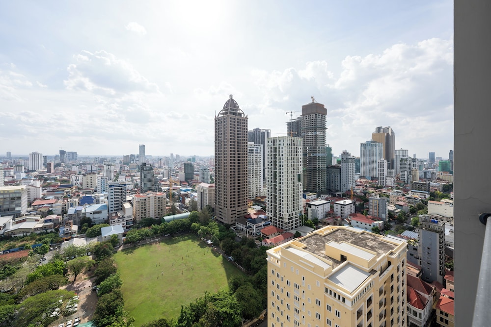 Perfect Studio at The View by Soben Home