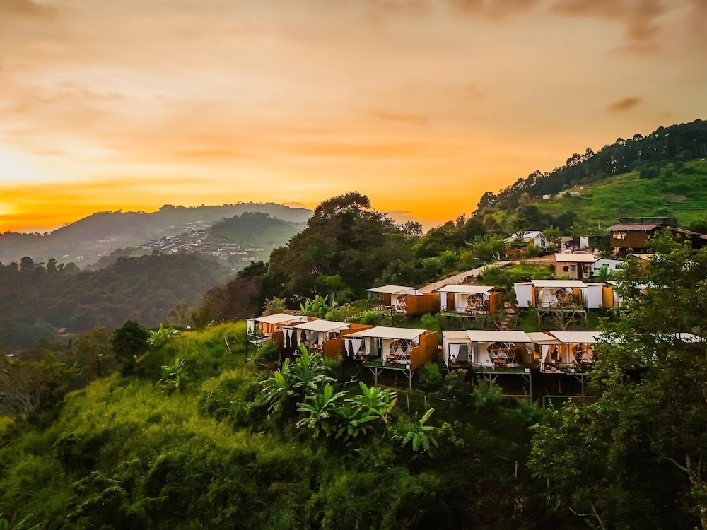 Hotel Phu Morinn Cafe & Camping - Image 1