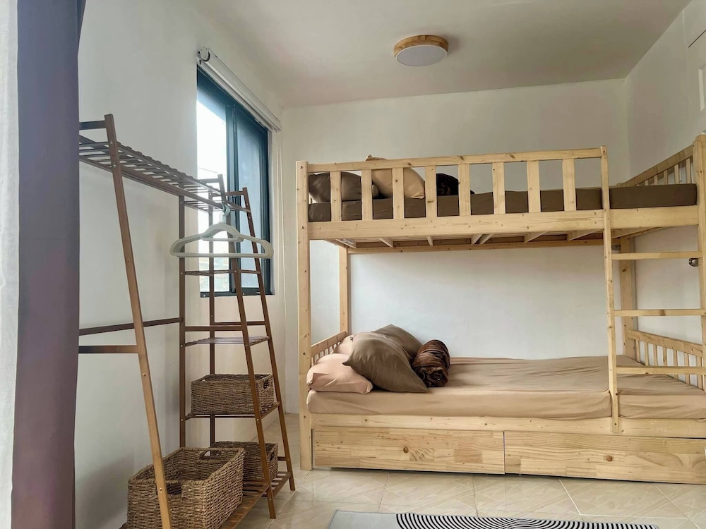 Cozy Holiday Home in San Pablo City for Groups of 8-10