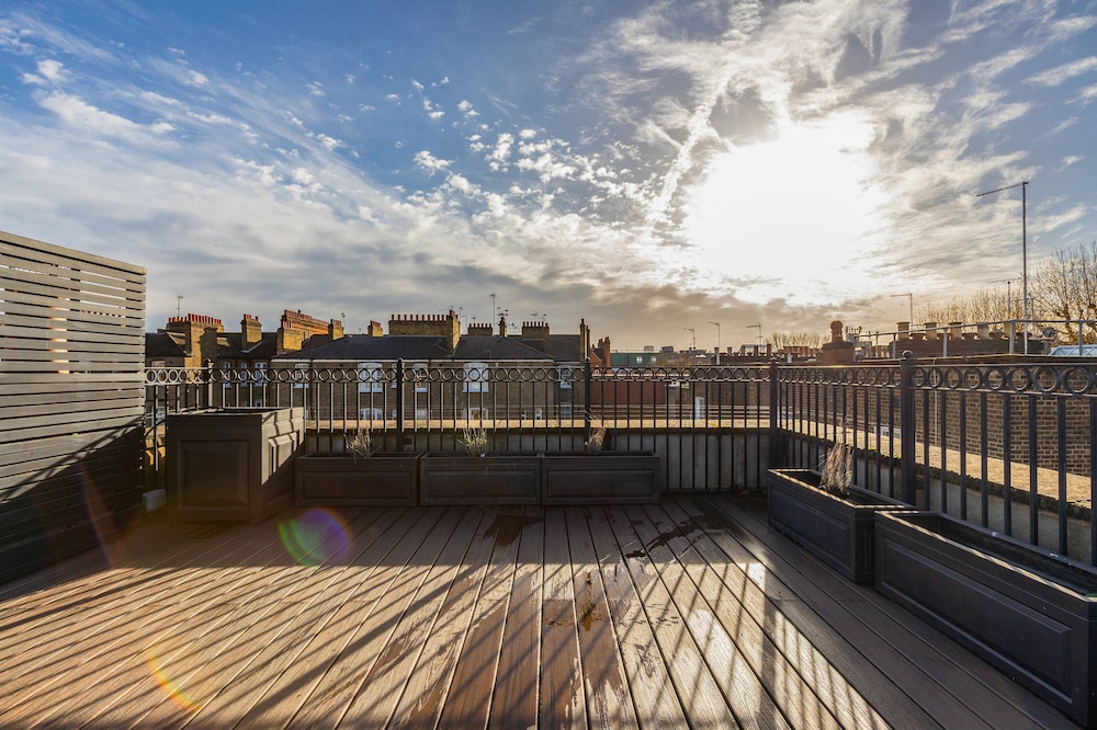 Earl's Court Square XI by Onefinestay