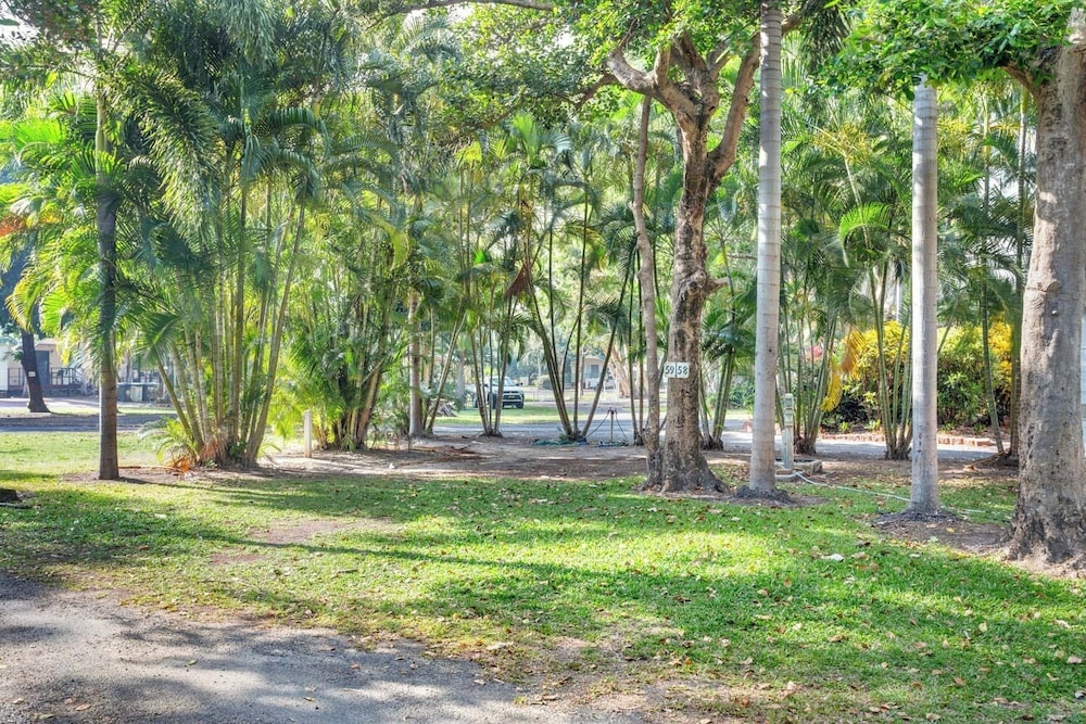 COOKTOWN HOLIDAY PARK