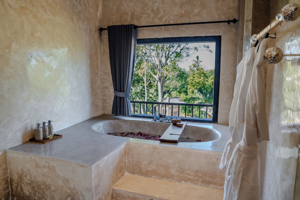 Hoshi Jungle Resort by Dhananjaya Hospitality