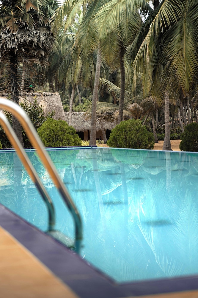 Roshanne Beach Resort