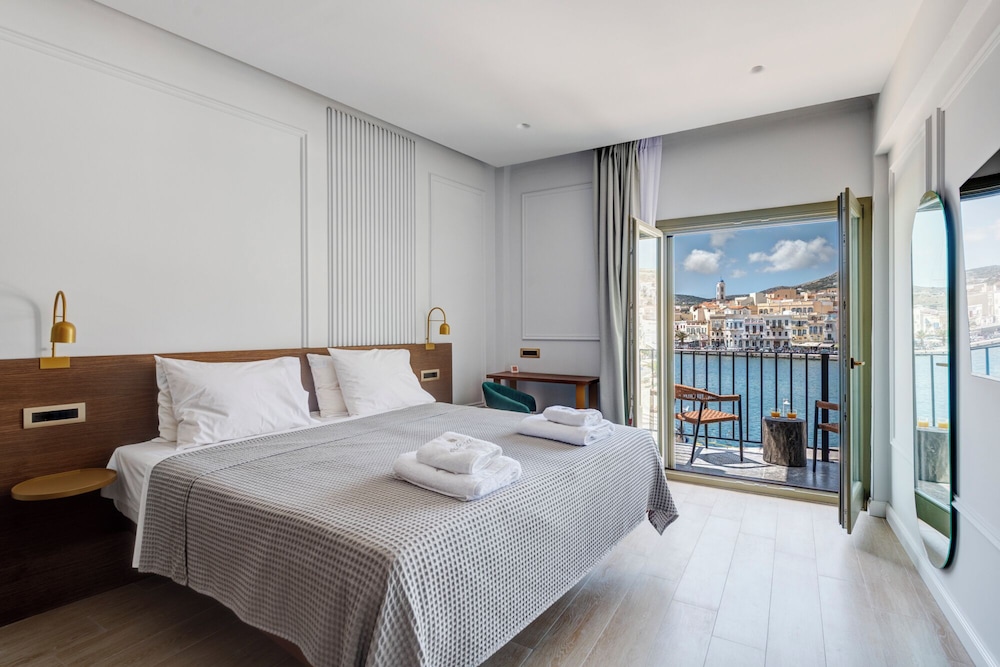 Eclectic Syros