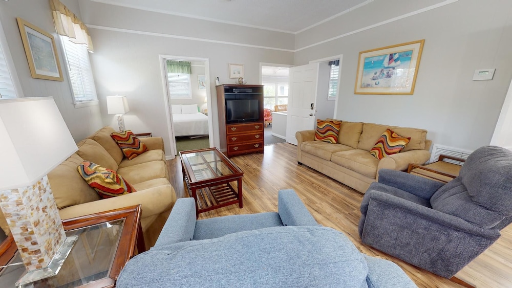 Beach Nugget by Tybee Vacation Rentals