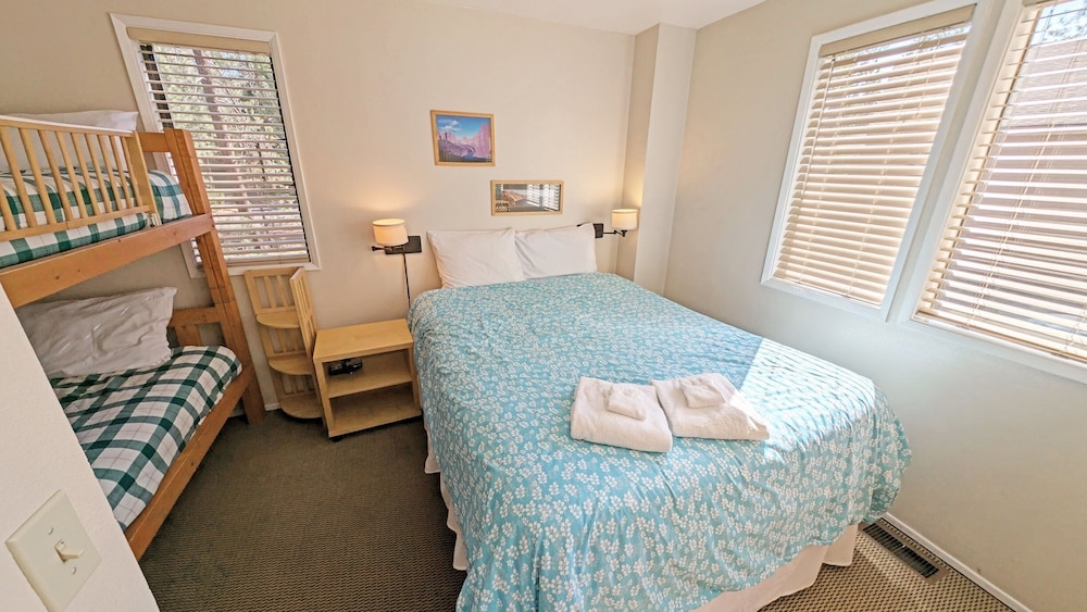 Whistling Swan 8 4 Bedroom Home