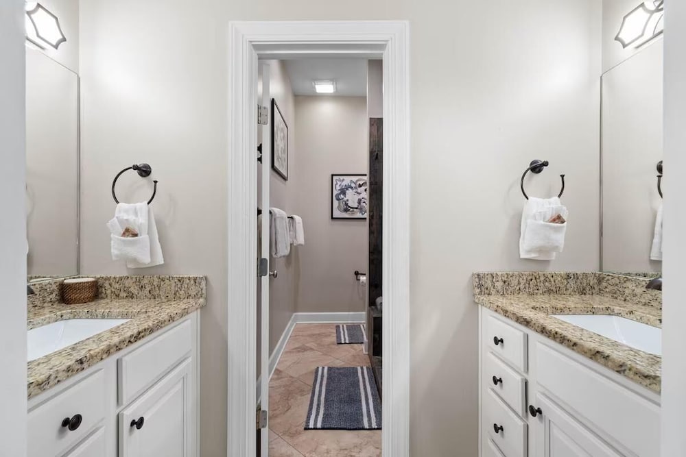 Pavilion Palms 203c
