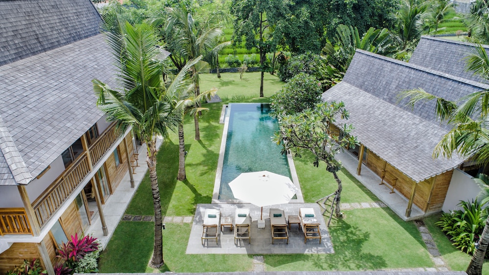 Alea Estate by Villa Finder
