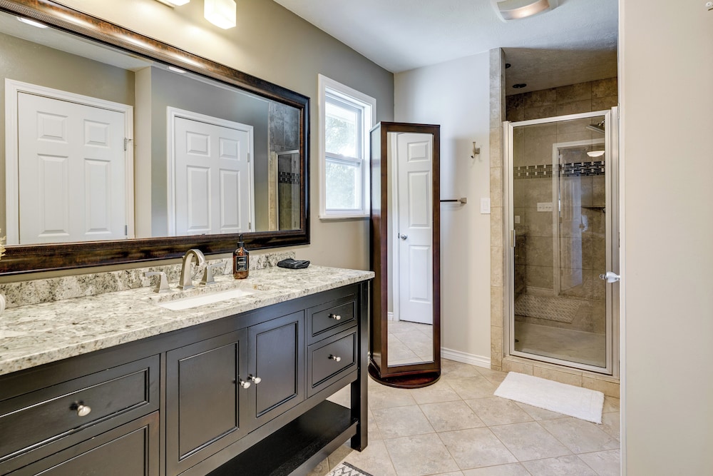 Hot Tub + Outdoor Kitchen: Stylish Home in Bryan