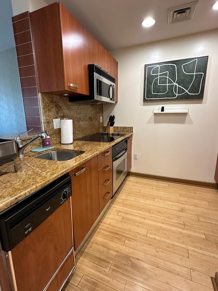Brickell Floor 31 Sea View-Free Parking by Palermo Home