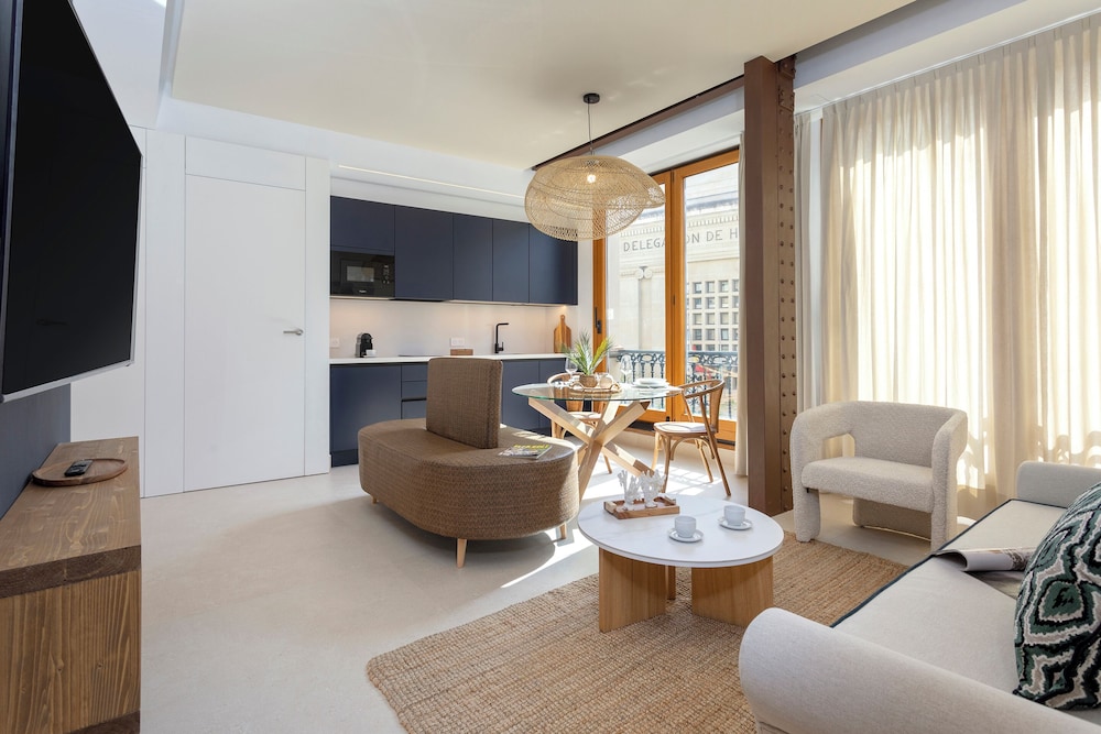 Bright Apartment in Seville. Tomás de Ibarra II