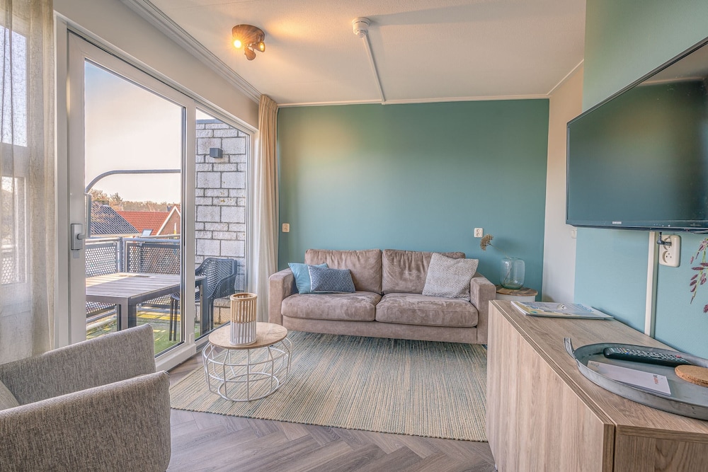 Tasteful 2-person Apartment Near the Center of De Koog