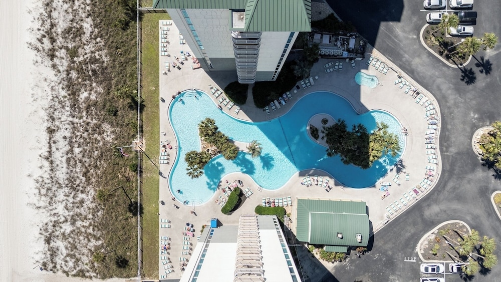 3BR Gulf-front Luxury w/ Pool Bar & Spa Baths
