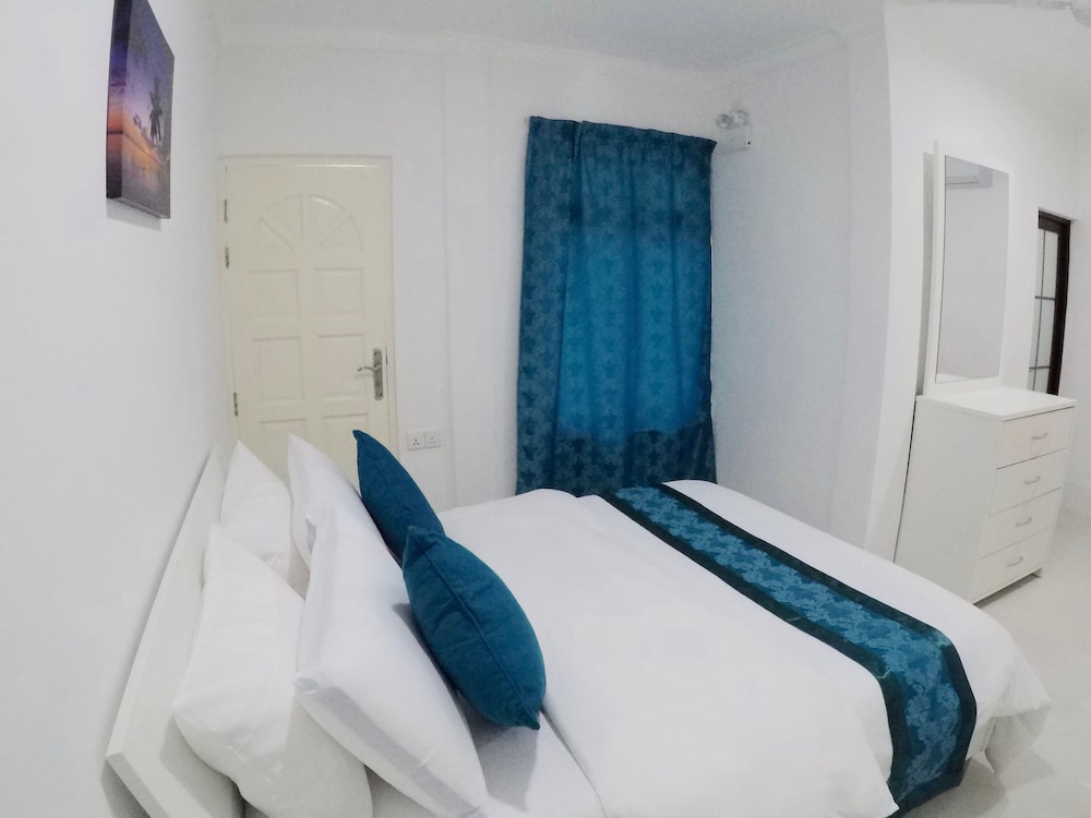 Palm Lodge