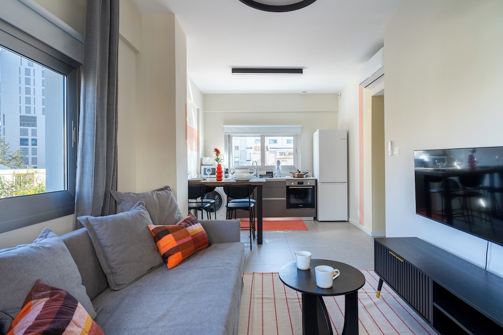 Local Host Living - Signature Apartments in Nicosia