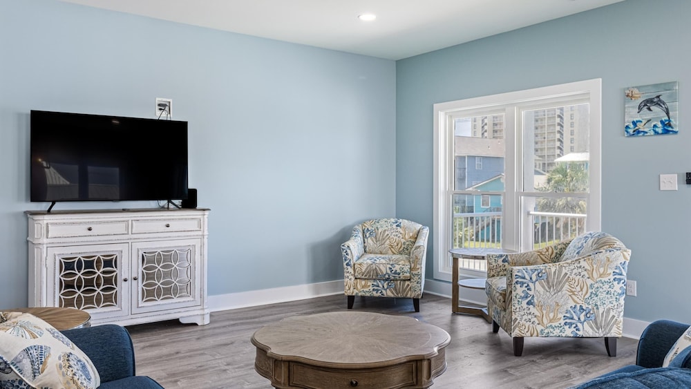Dreezy's Hideaway by Southern Vacation Rentals