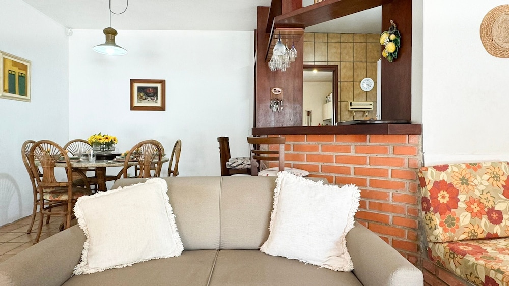 Casa Aconchegante a 100 metros da praia
