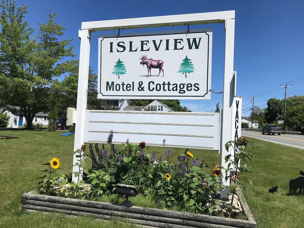 Isleview Motel and Cottages view 5