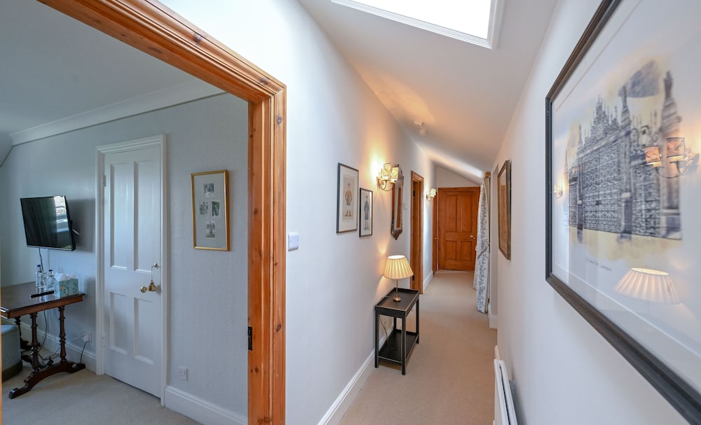 Newmarket Vacations - The Jockey Club Rooms - Property Image 22