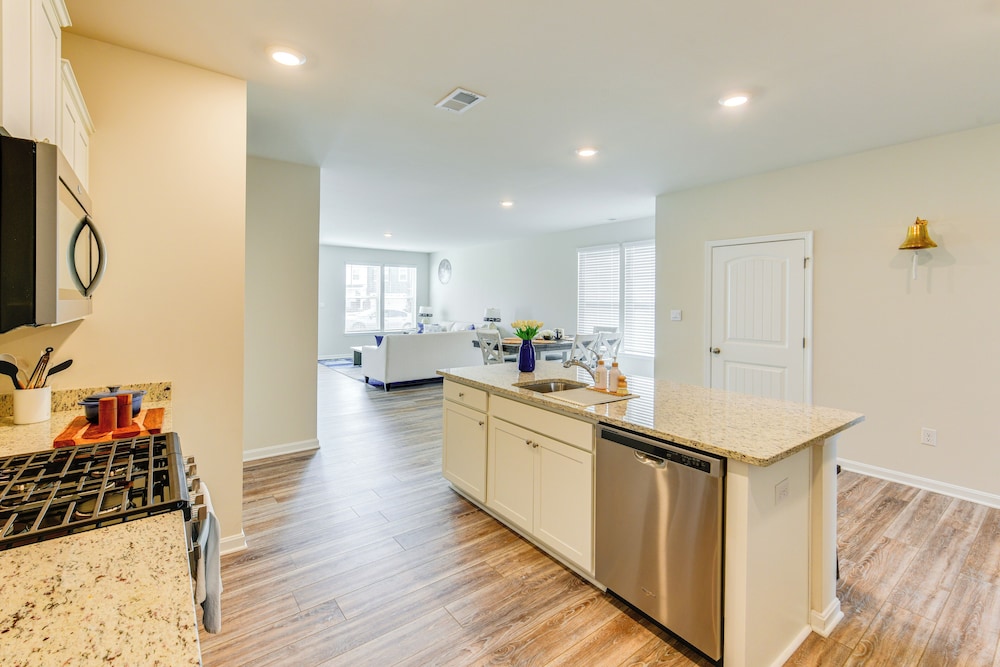 5 Mi to Bethany Beach: Home w/ Pool + Gym Access!
