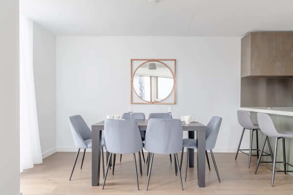 Luxurious 3 Bedroom Flat by the River Thames - Vauxhall