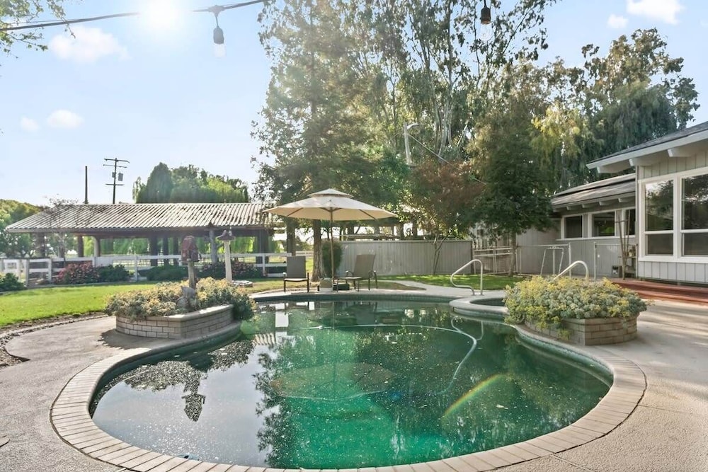 @ Marbella Lane - Alpaca Farm House l Pool