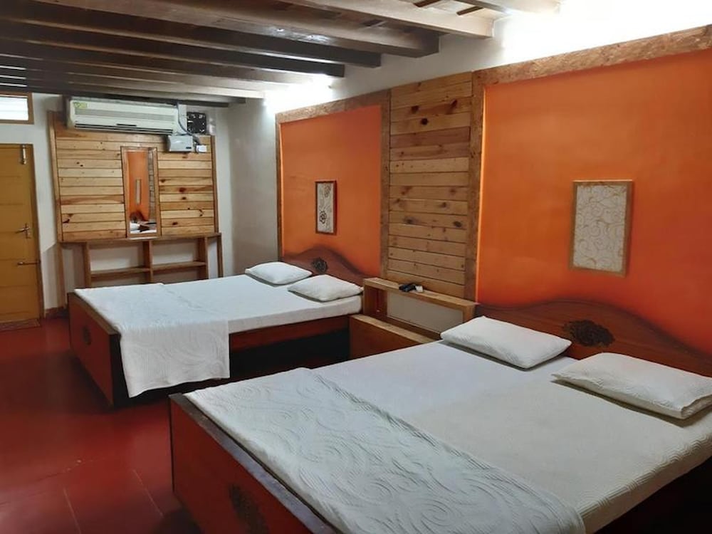Room in Lodge - Royal Cottage, Anaimalai Room 4 view 2