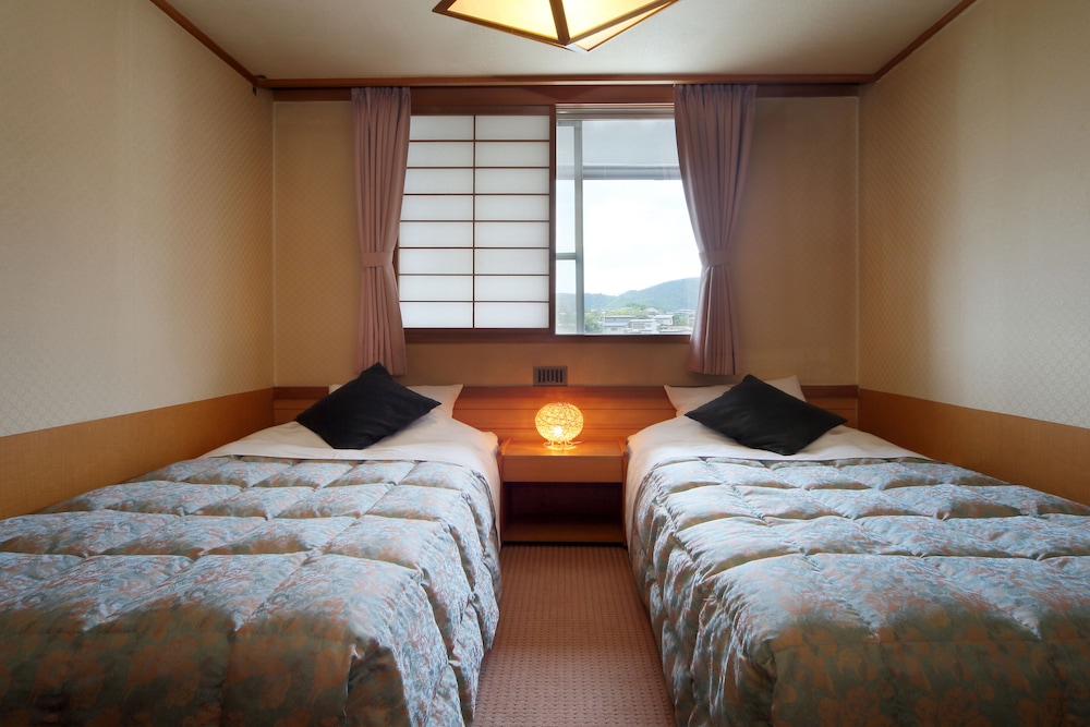Kaminoyama Azumaya