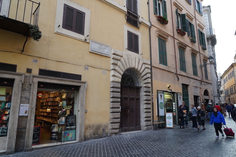 StarHome NAVONA