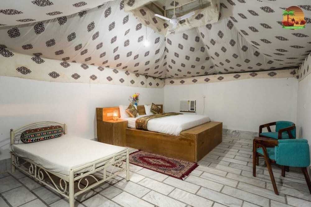SAM DESERT RESORT
