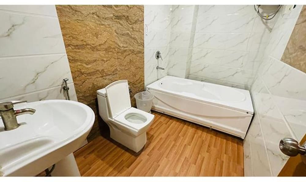 Hotel HSP Suites - Near IGI Airport - New Delhi