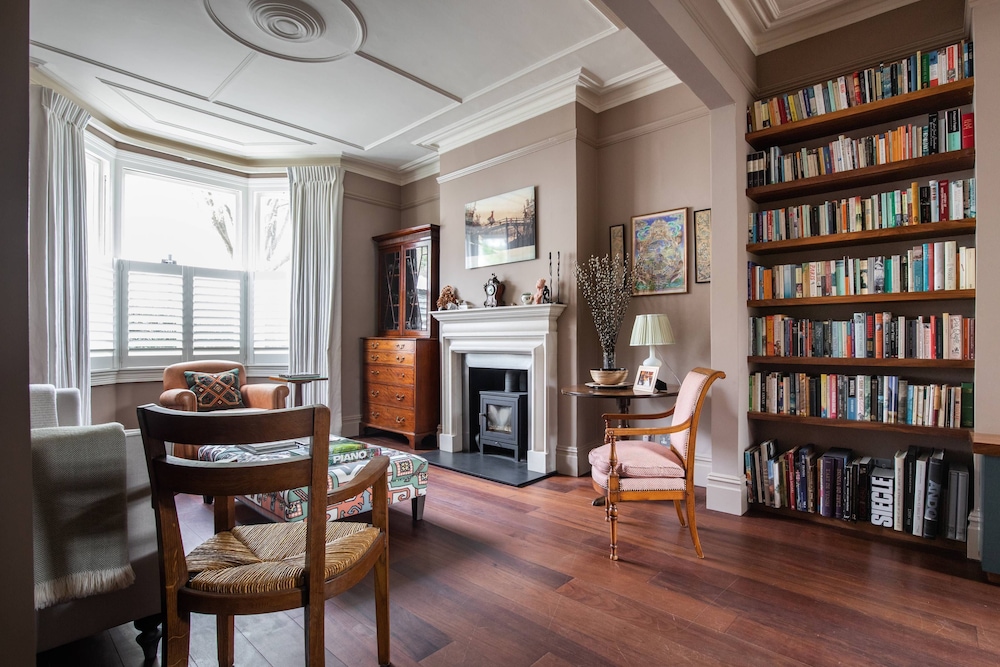 Caithness Road VI by Onefinestay