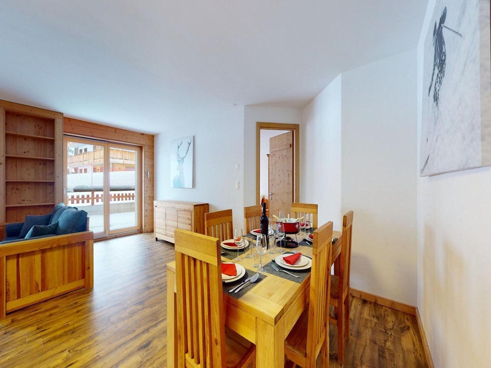 Apartment With Comfortable Arrangements