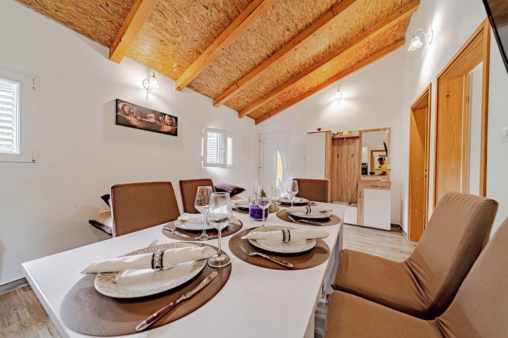 Eco Friendly Cottage Maja
