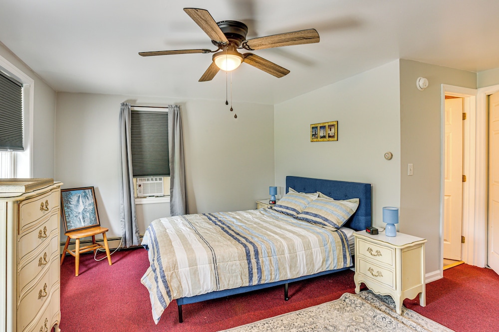 Honey Bee Farm On-site: Susquehanna Valley Apt!