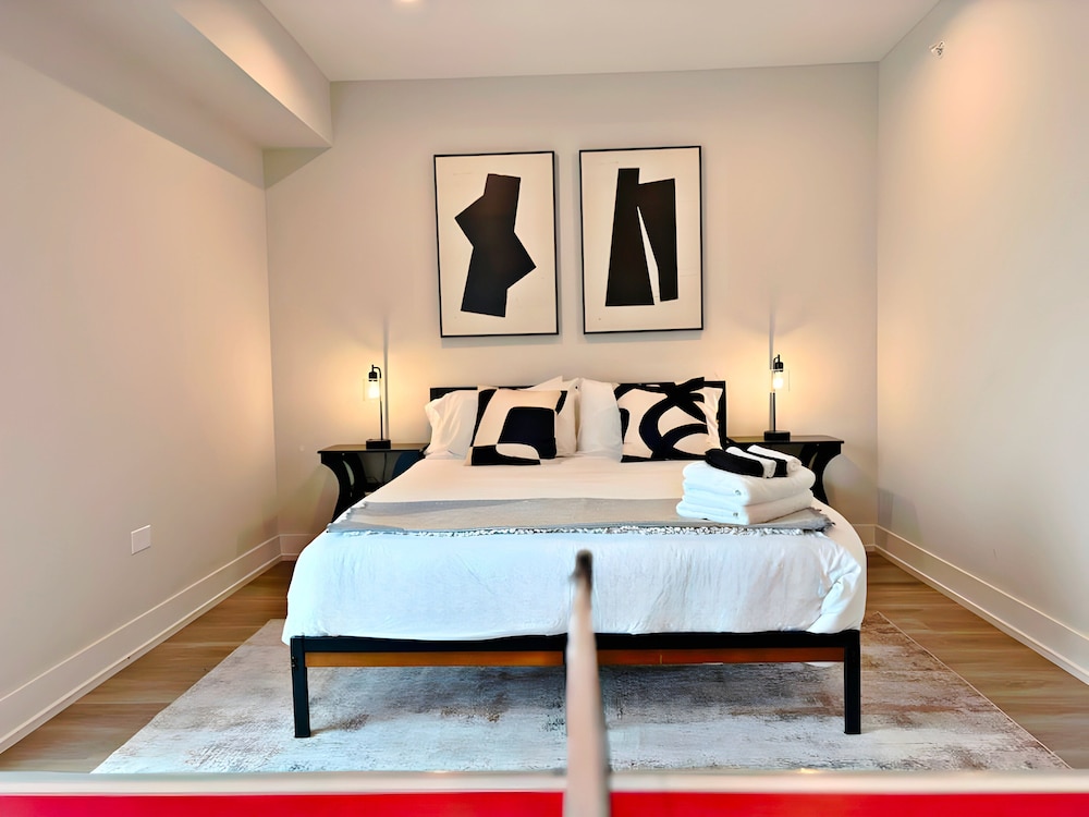 Modern 4BR with Parking - WV rep 4