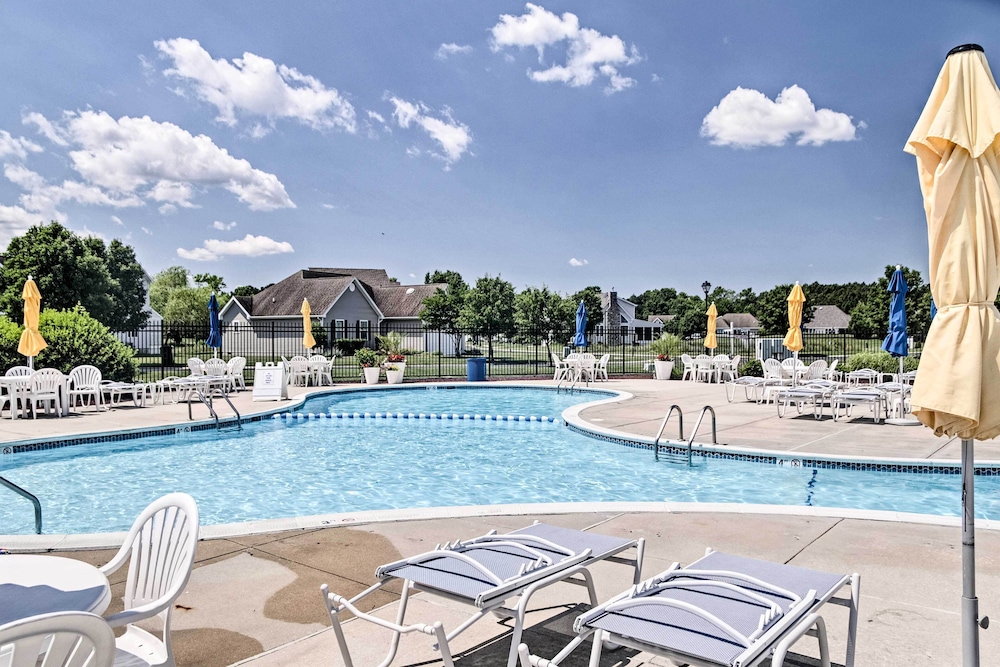 Ocean View Resort Condo w/ Pool Access & Bay Views