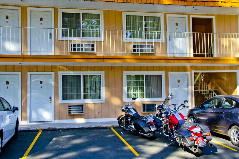 Lake Tahoe Vacations - National 9 Inn - Property Image 7