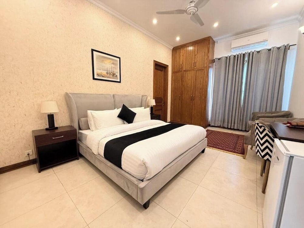 Rhodium Hotel ONE