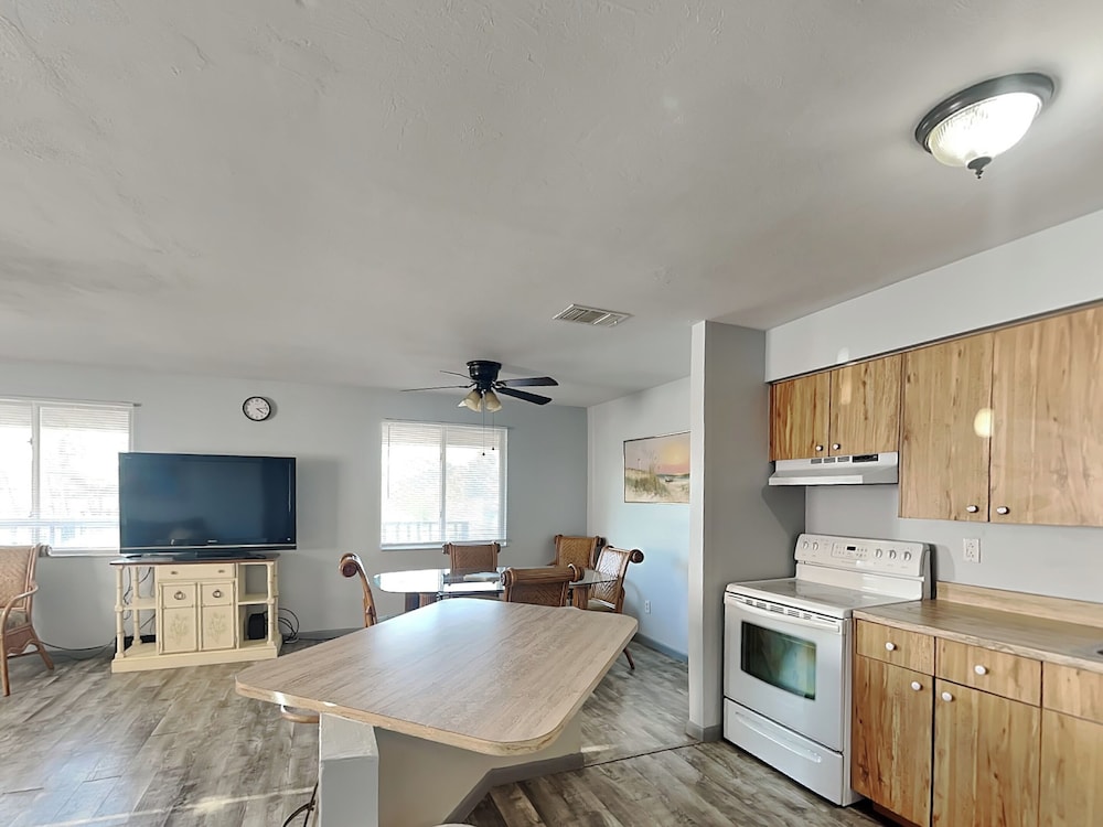 Palm View by Distinctive Beach Rentals