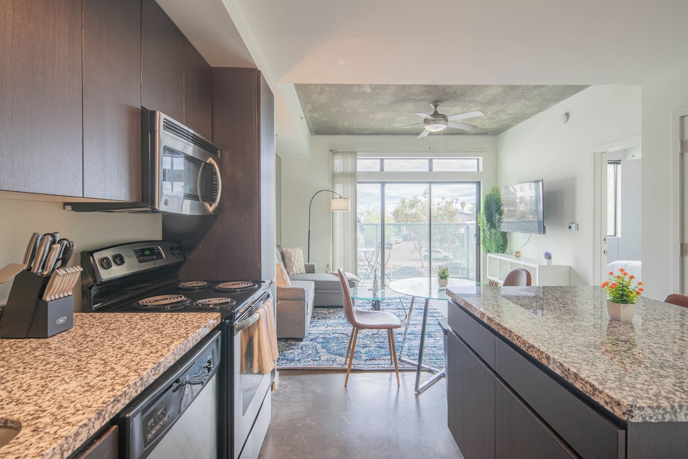 ROVE LIVING/KL - Roosevelt Point