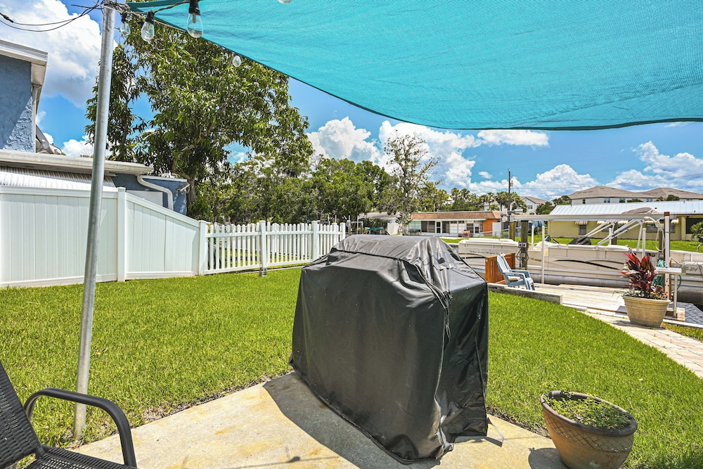 Swim, Fish & Relax: Port Richey Gem w/ Yard!