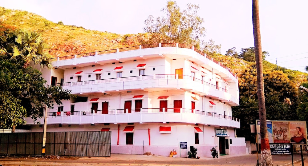 Rajgir Guest House