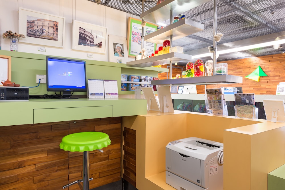 Y Loft Youth Square