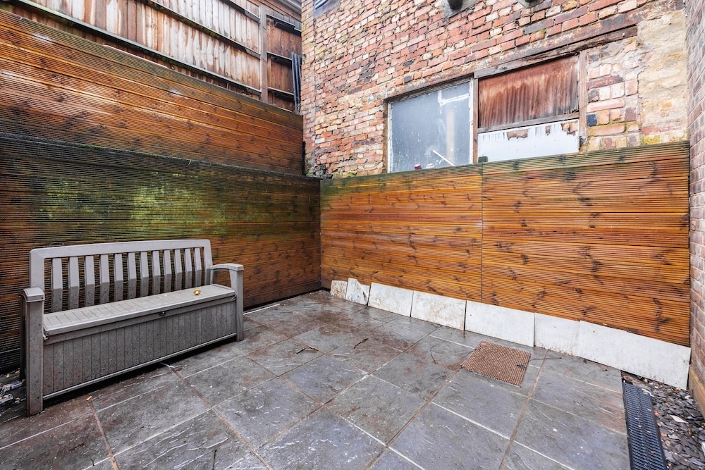 3 Bedroom Apartment by River Thames