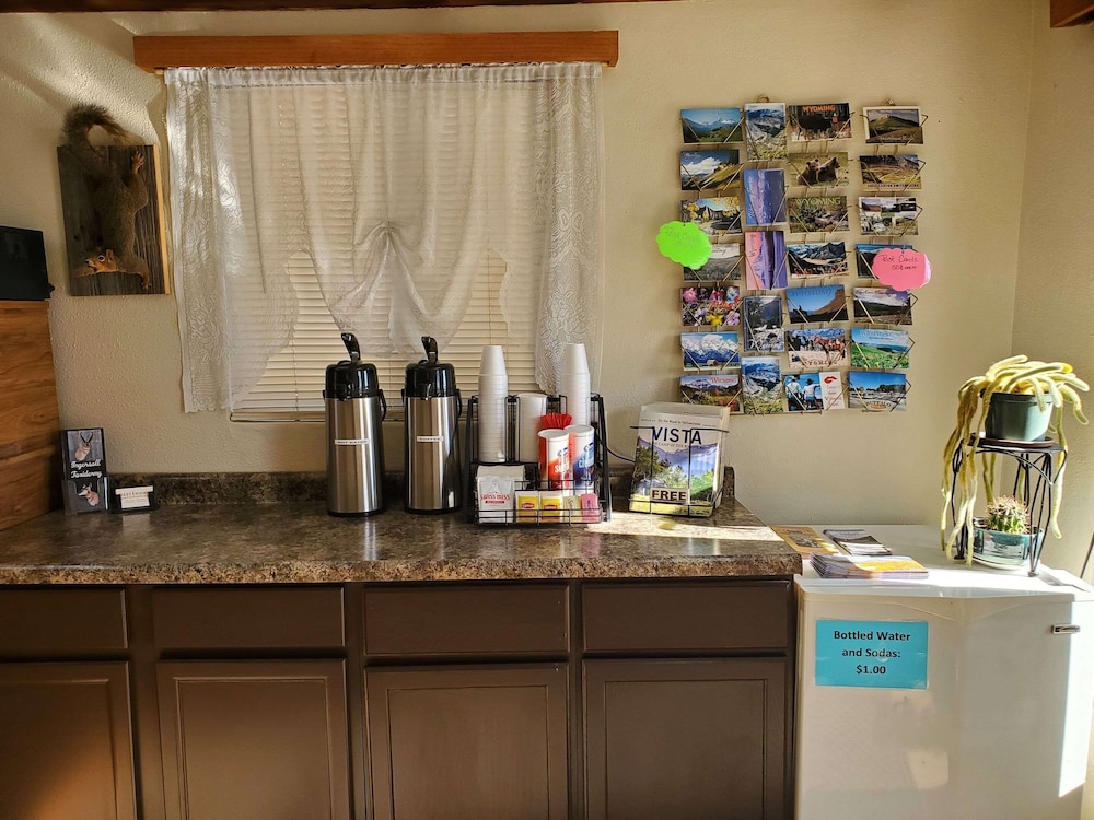 Buffalo Vacations - Rodeway Inn - Property Image 3