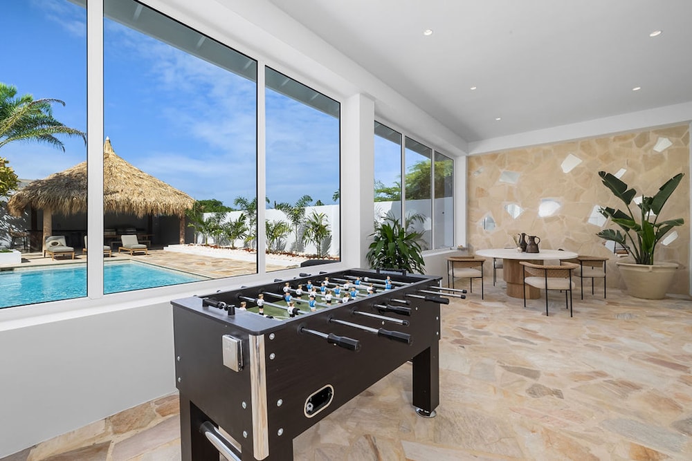 The Court Villa - 8 Bed 8 5 Bath