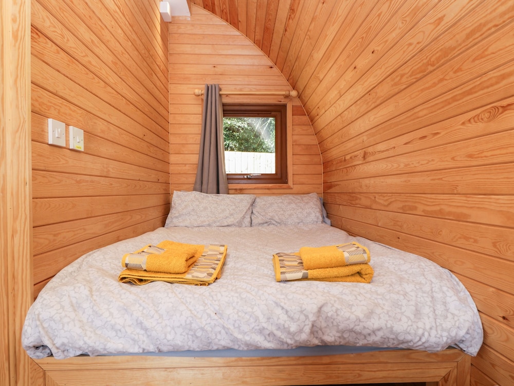 Halmore Pod