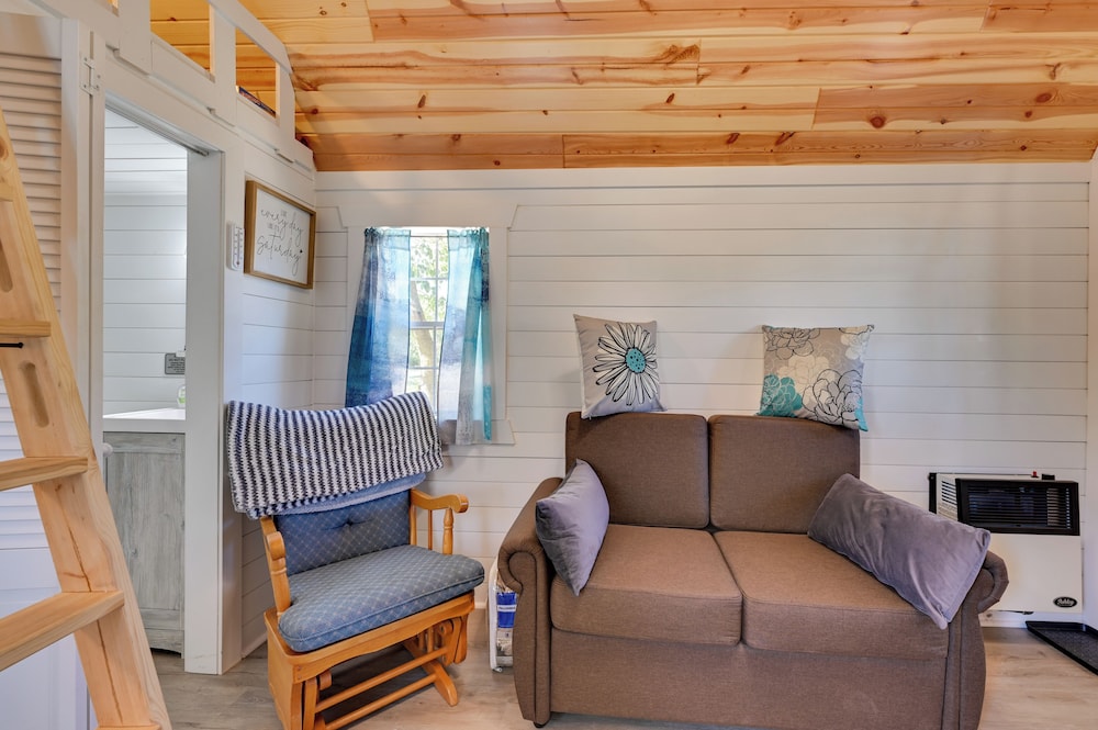 Steamboat Rock Cabin Near Trails & River!
